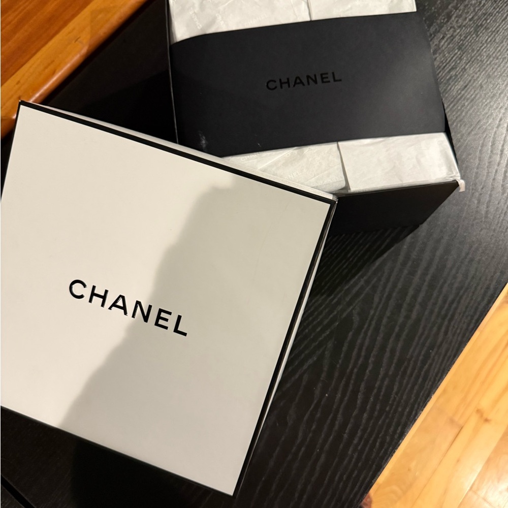 CHANEL Black and Gray Sunglasses - Picture 5 of 13